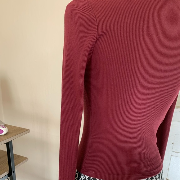 Long sleeve maroon shirt 💜 - Picture 7 of 14